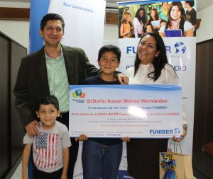 FUNIBER entrega o prêmio do FUNICONCURSO "Opiniões FUNIBER" à segunda classificada Costa Rica