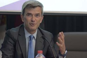 Assistência massiva na conferência de Maurizio Battino em Santander (Espanha)