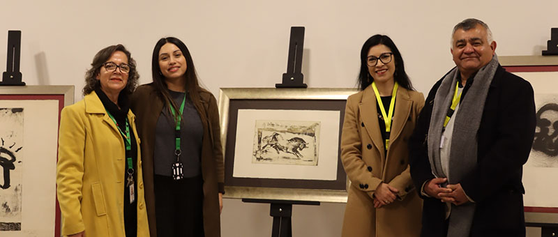 Obra Cultural da FUNIBER e da Universidad Europea del Atlántico celebram a inauguração da exposição “Tàpies, coleção do gravador Barbarà” em Peñalolén, Chile