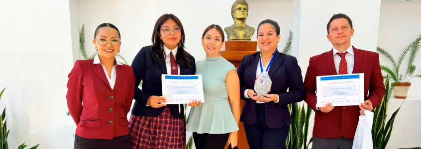 FUNIBER e UNEATLANTICO celebram entrega do Prêmio Internacional Pré-Universitário FUNIBER Pesquisa em Quito, Equador