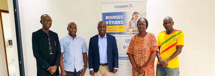 A FUNIBER e a Associação de Professores de Espanhol do Senegal realizam uma reunião de trabalho institucional